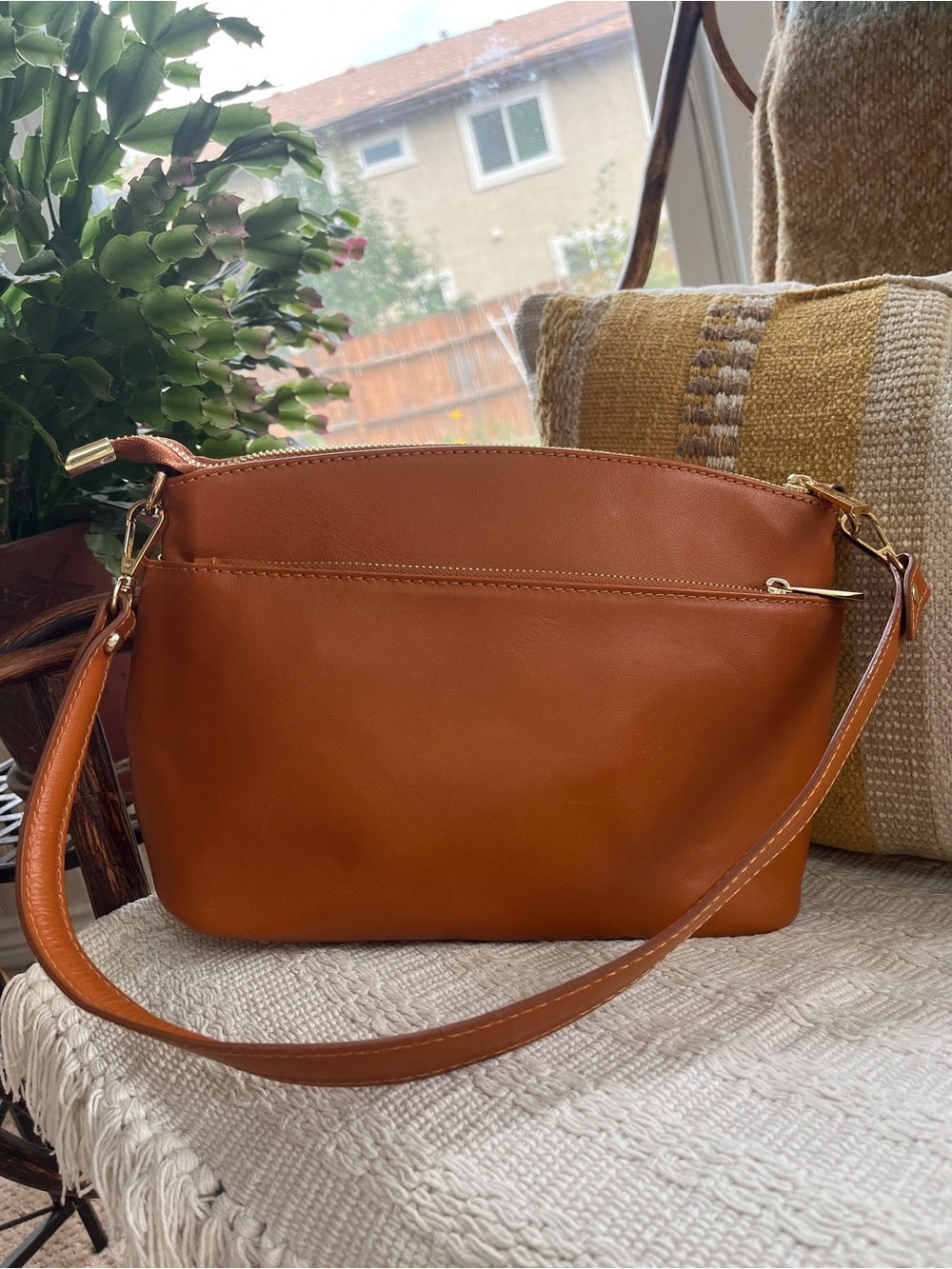 Divina Firenze Leather Tan Shoulder Bag with Gold Hardware